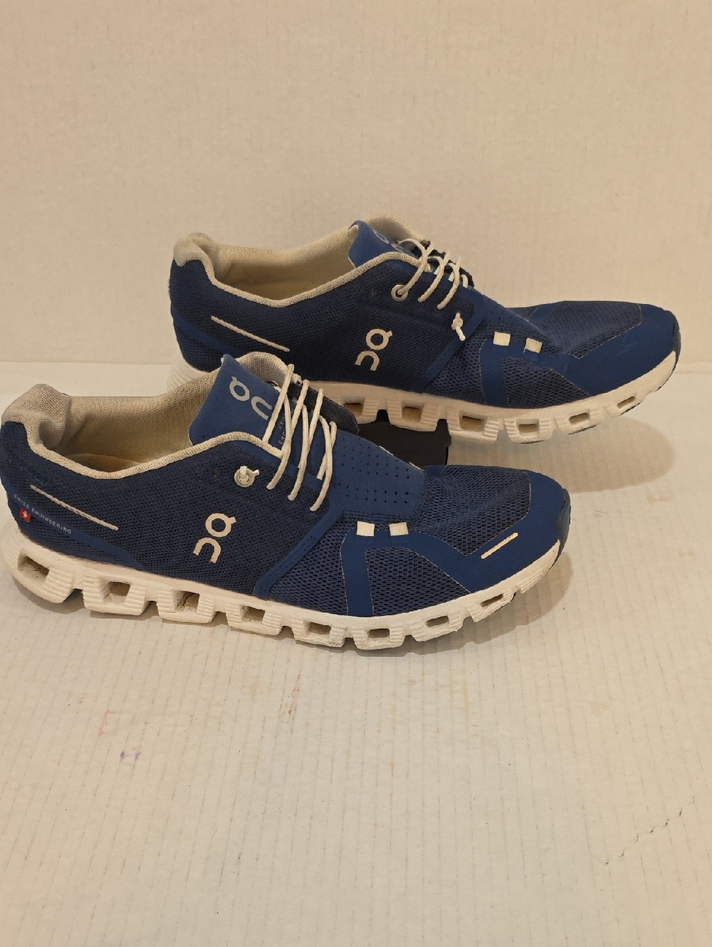 On Cloud Running Womens Sneakers  Blue and White Size 11
